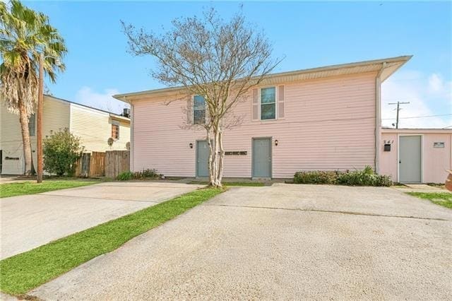 Building Photo - 241 Helen St