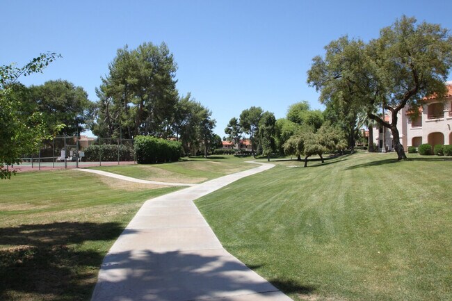 Building Photo - 9695 N 93rd Way