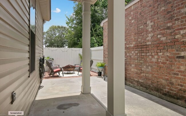 Building Photo - 337 Chimney Rock Blvd