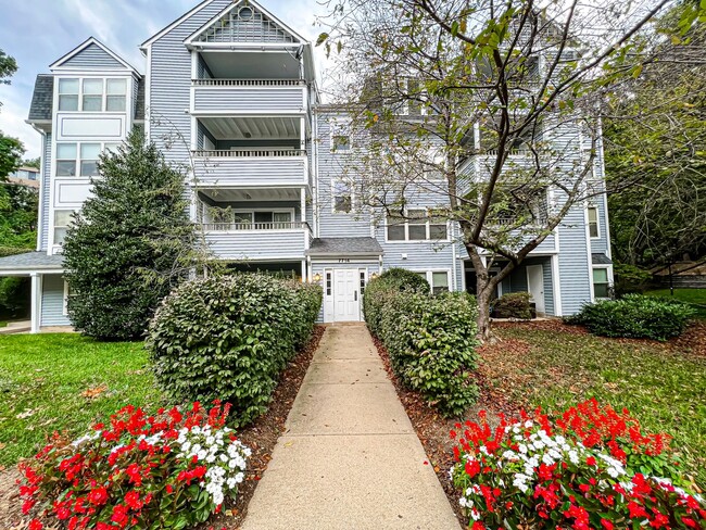 Primary Photo - Beautiful 2 Bedr 2 Bath Condo With Patio I...