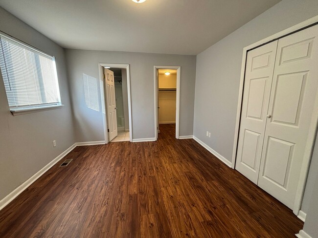 Building Photo - 11265 Essex Ave