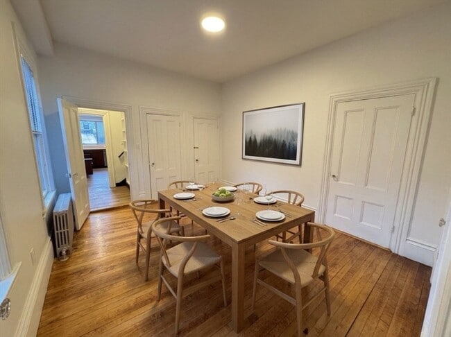 Building Photo - 21 Avon St