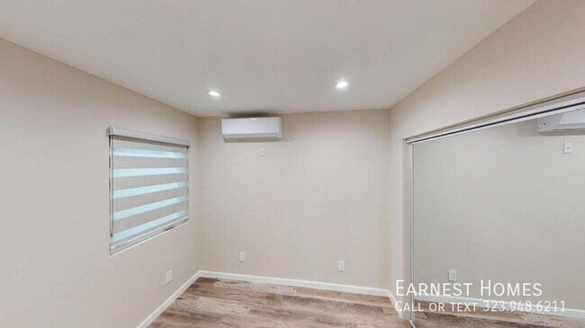 Building Photo - 2809 W 46th St