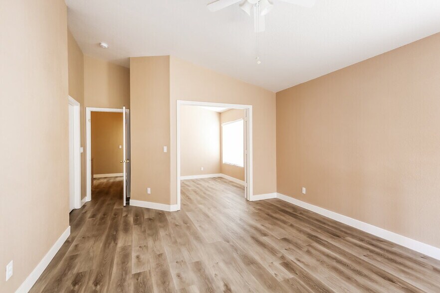 Building Photo - 1736 Shadow Bay Ct