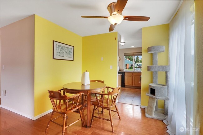 Building Photo - Beautiful 3-Condo in Lakewood – Apply Today!