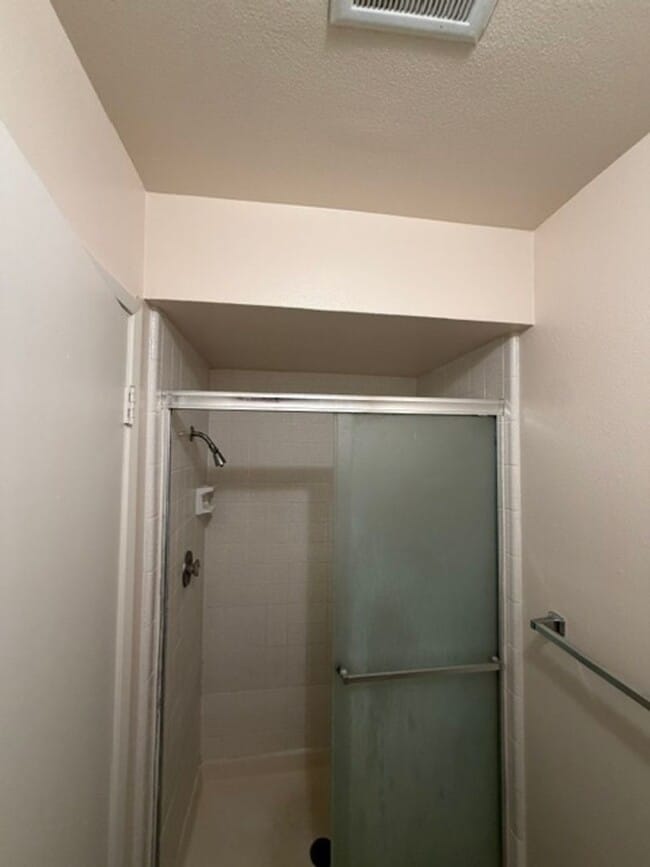 Building Photo - Beautiful 2 Bedroom and 2.5 Bathroom Condo $1,775.00
