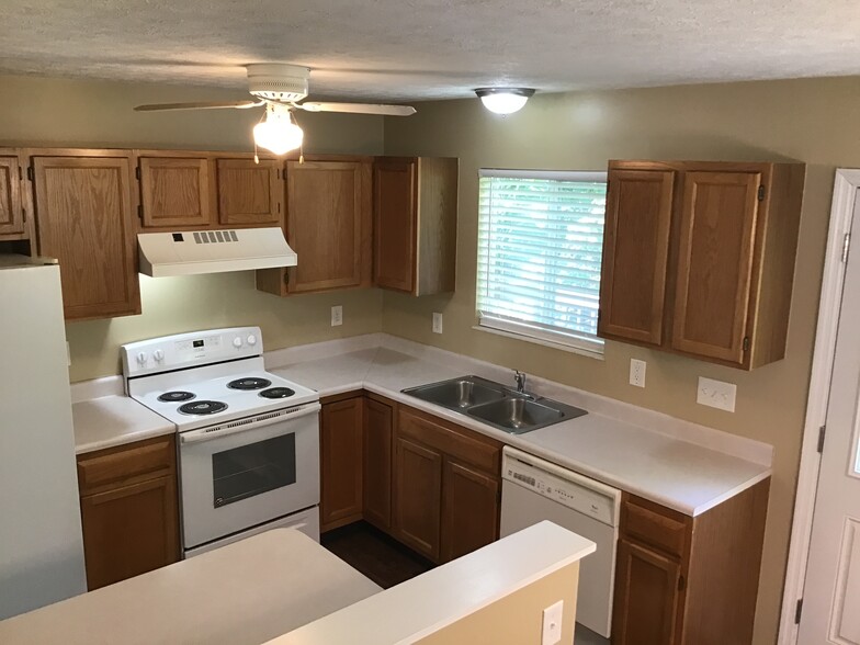 Building Photo - 813 Allenwood Ct
