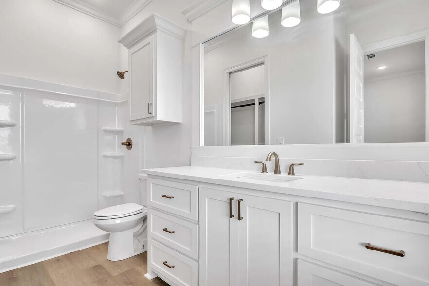 Building Photo - 110 Breezeway Cove