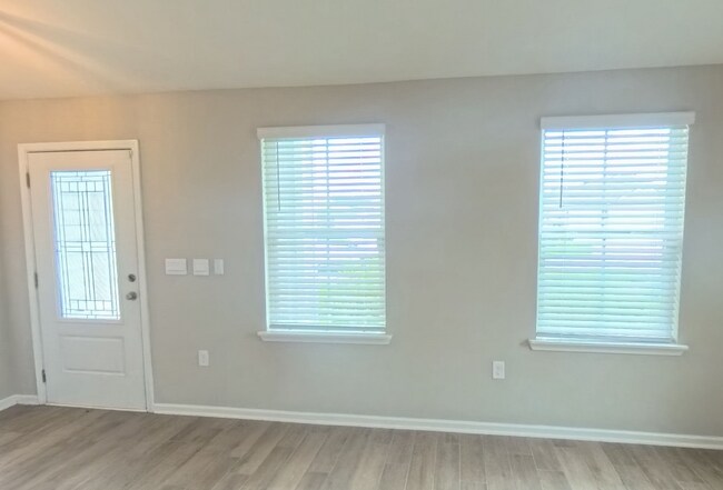 Building Photo - 70409 Winding River Dr
