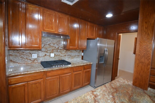 Building Photo - 906 Arrow Lake Dr