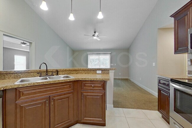 Building Photo - 6 Malauka Radial Pl