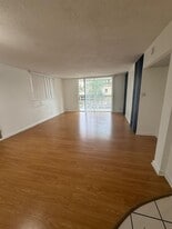 Building Photo - 404 NW 68th Ave