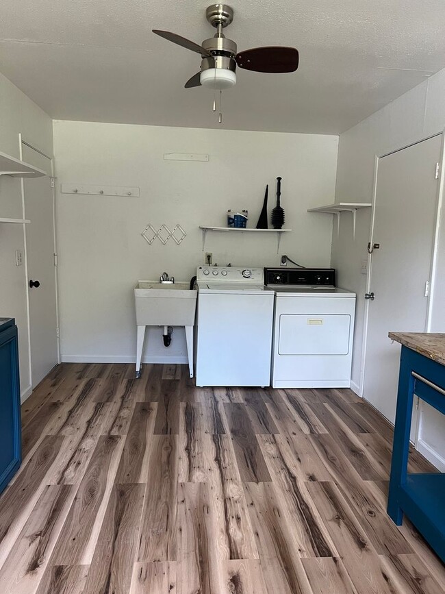 Building Photo - Three Bedroom Pioneer Home
