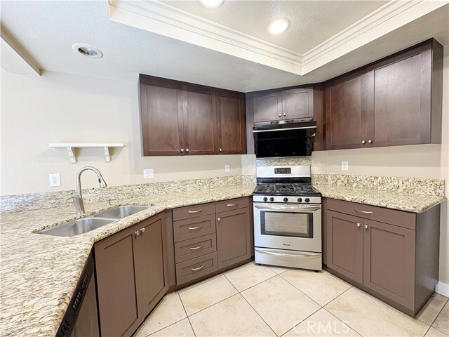 Building Photo - 9814 Ladera Ct
