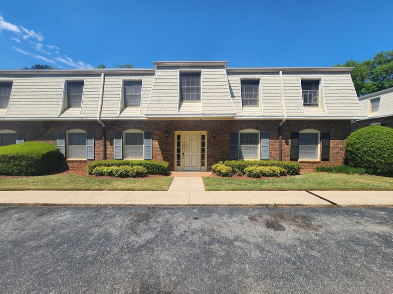 Building Photo - Royal Springs Apartments
