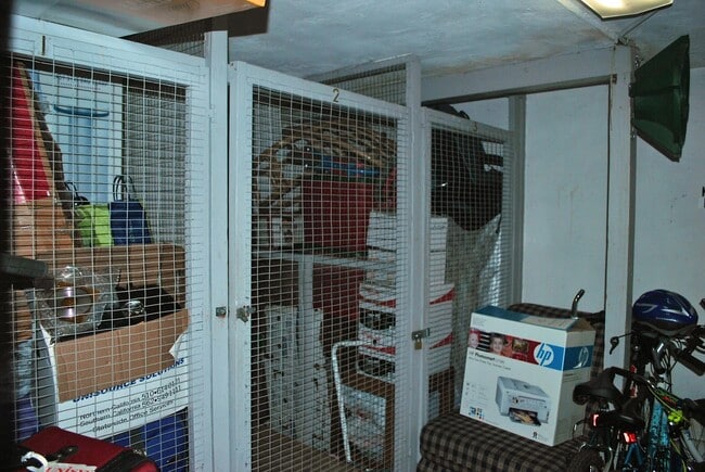 Building Photo - 515 N El Camino Real