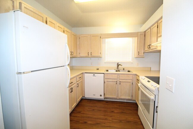 Building Photo - WIP – Coming Available 10/24! Charming 2BD...
