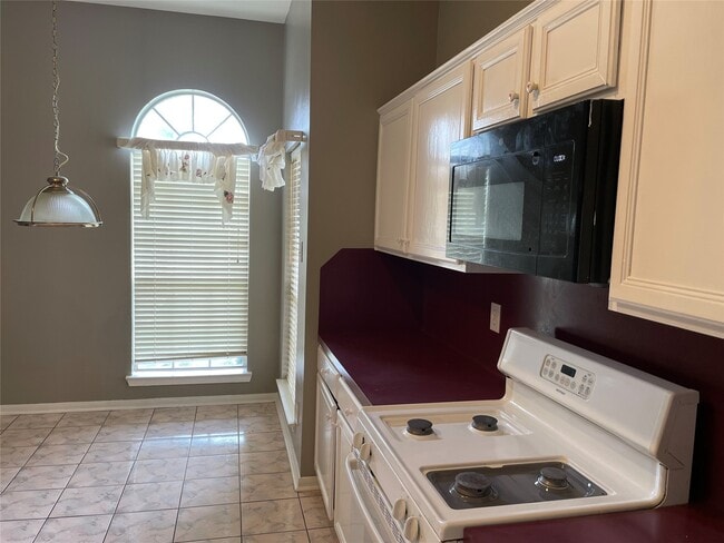 Building Photo - 2922 Russett Pl W