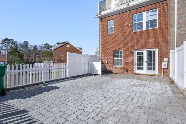 Building Photo - 11323 Sadler Walk Ln