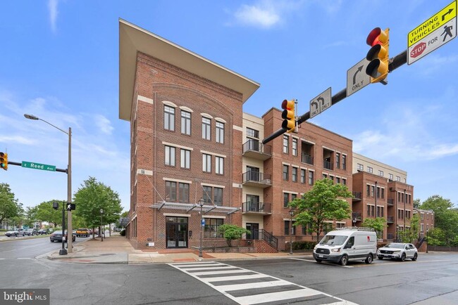Building Photo - 181 E Reed Ave
