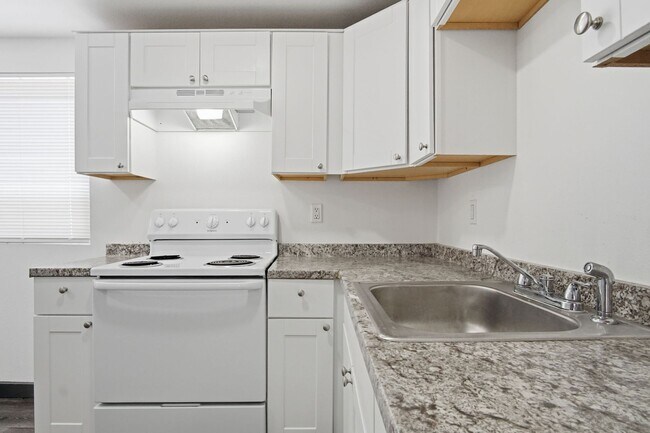 Building Photo - Convenient Location 1 bed 1 bath apartment - HVAC