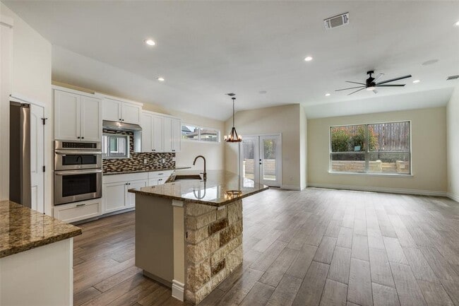 Building Photo - 156 Greg Ln