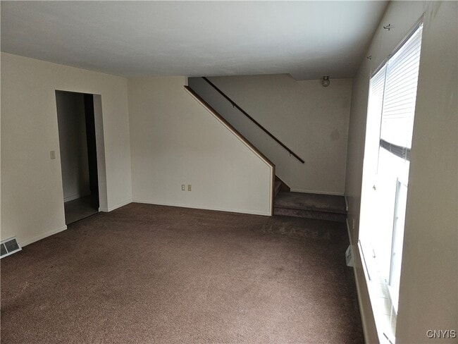 Building Photo - 290 Duer St