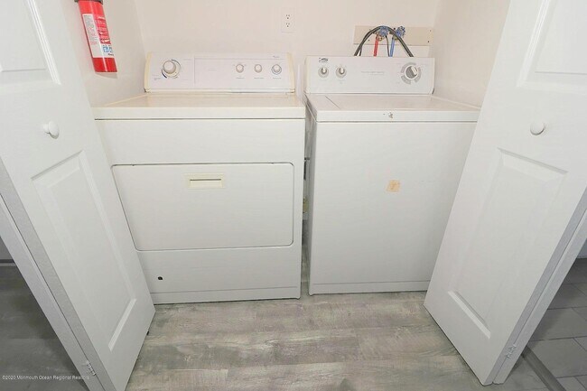 Building Photo - 207 E Winged Foot Ct