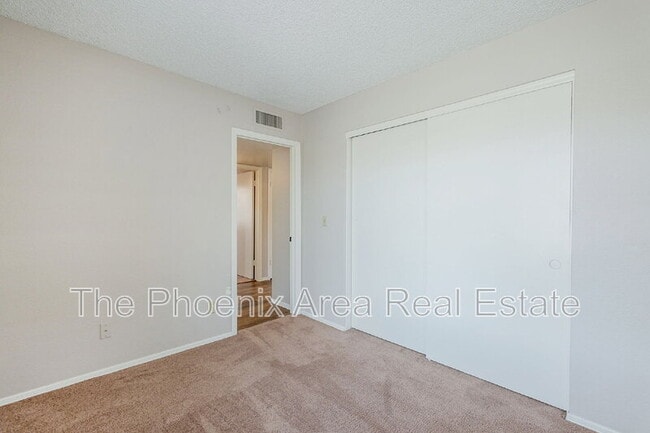 Building Photo - 5710 W Commonwealth Pl