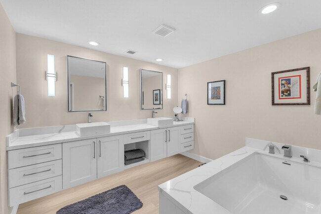 Building Photo - 910 Island Dr