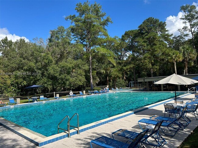 Building Photo - 10 Sheoah Blvd