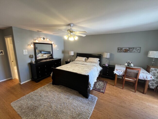 Building Photo - Single Bedroom Suite -- Furnished Upon Req...