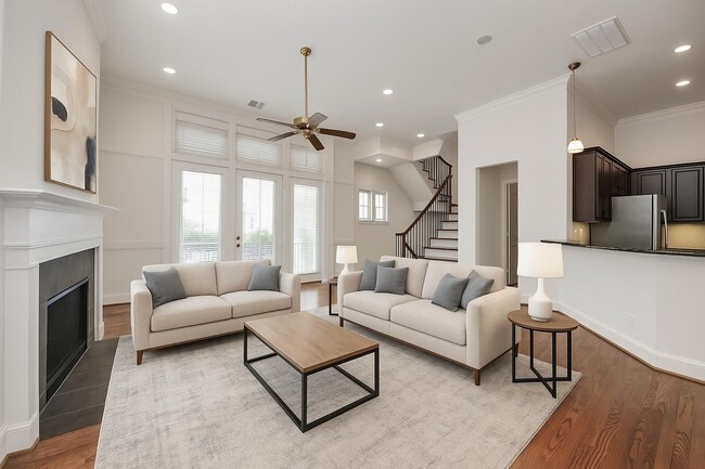 Building Photo - 8926 Lakeshore Bend Dr