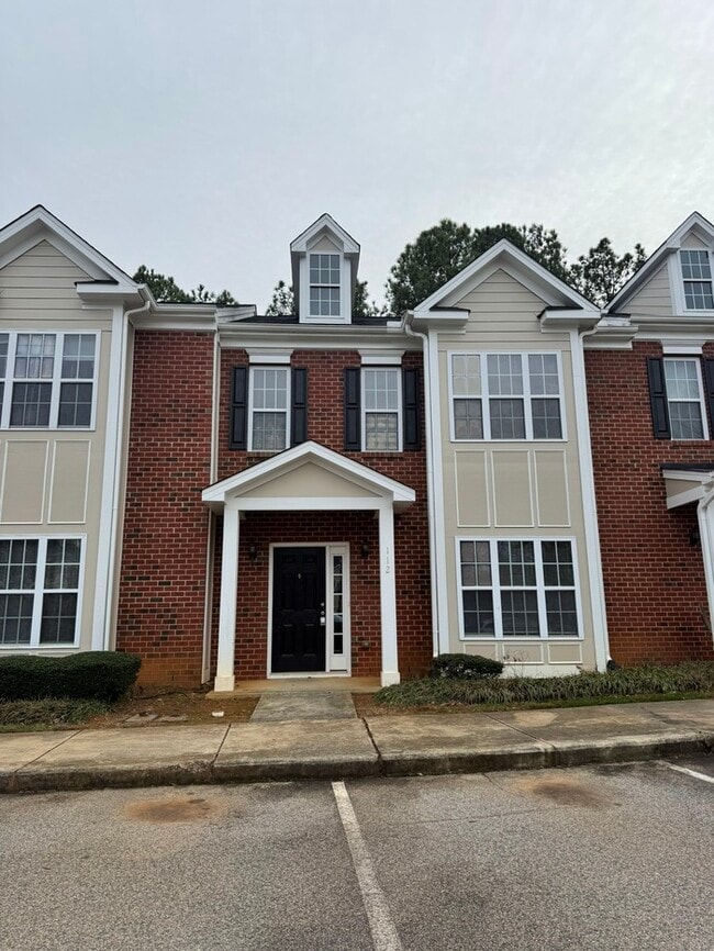 Building Photo - Beautiful 3 Bedroom Town Home! AMAZING CARY LOCATION!!!!