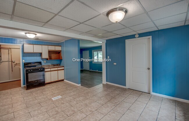 Building Photo - 7611 Northcote Ave