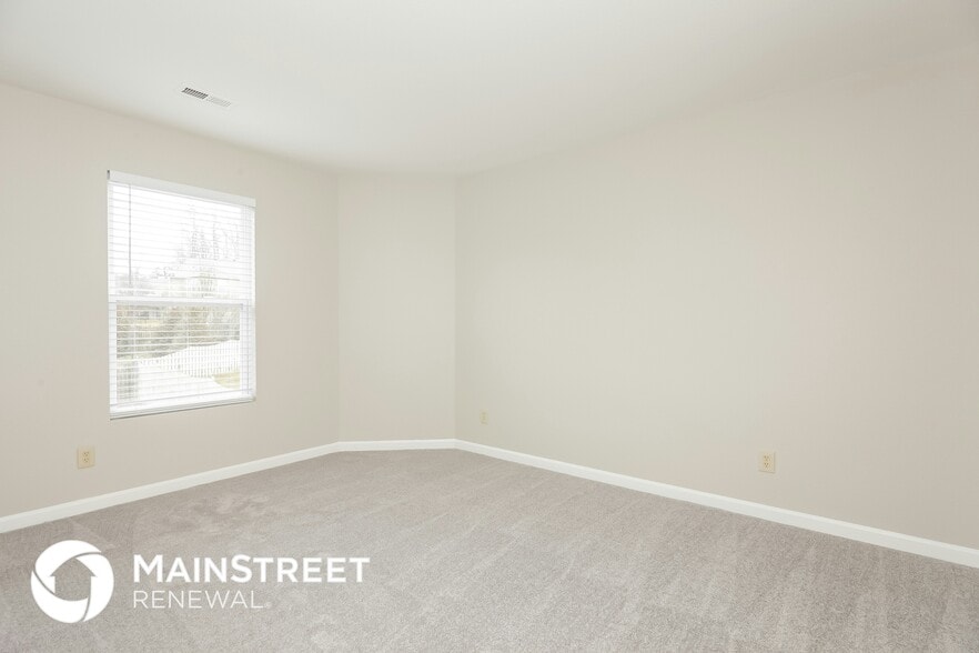 Building Photo - 3325 Aldwych Way