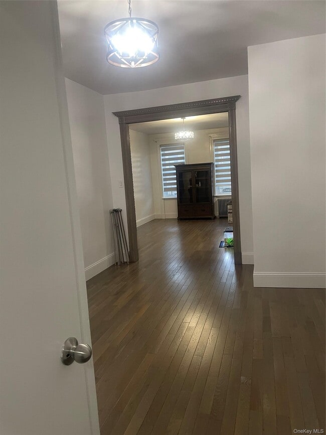 Building Photo - 17-20 Menahan St