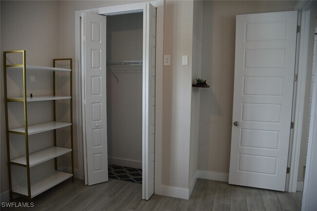Building Photo - 4666 Villa Capri Ln