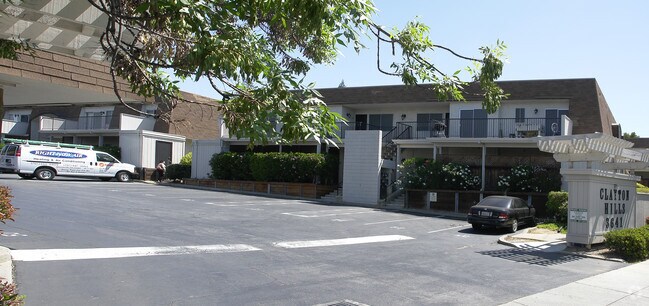Building Photo - Clayton Hills