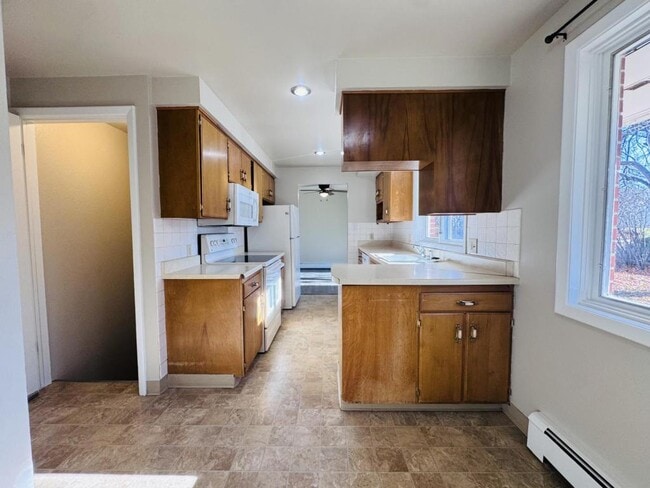 Building Photo - 1819 5th Ave