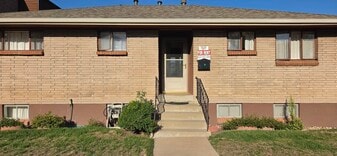 Building Photo - 5519 S Curtice St