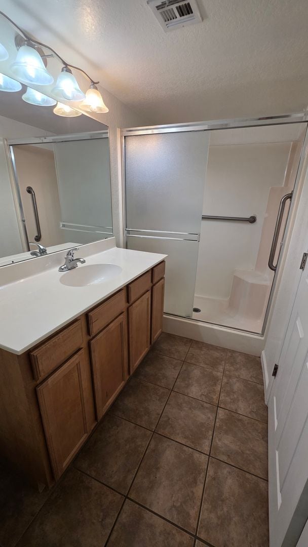 Building Photo - Take in mountain and desert views! First-level, two-bedroom, two-bath corner unit in Moonrise at ...