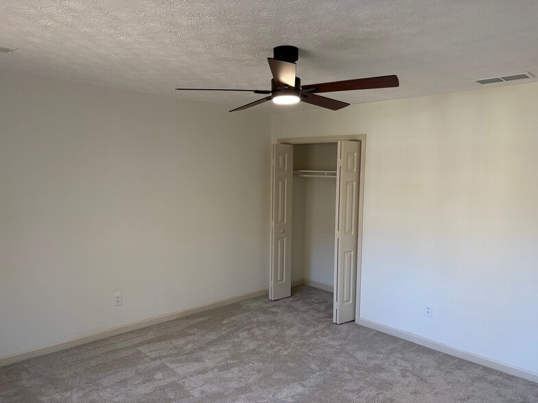 Bedroom 2 - 807 Oak Bridge Ln