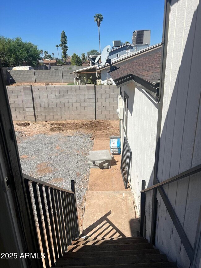 Building Photo - 4525 E Alta Vista Rd