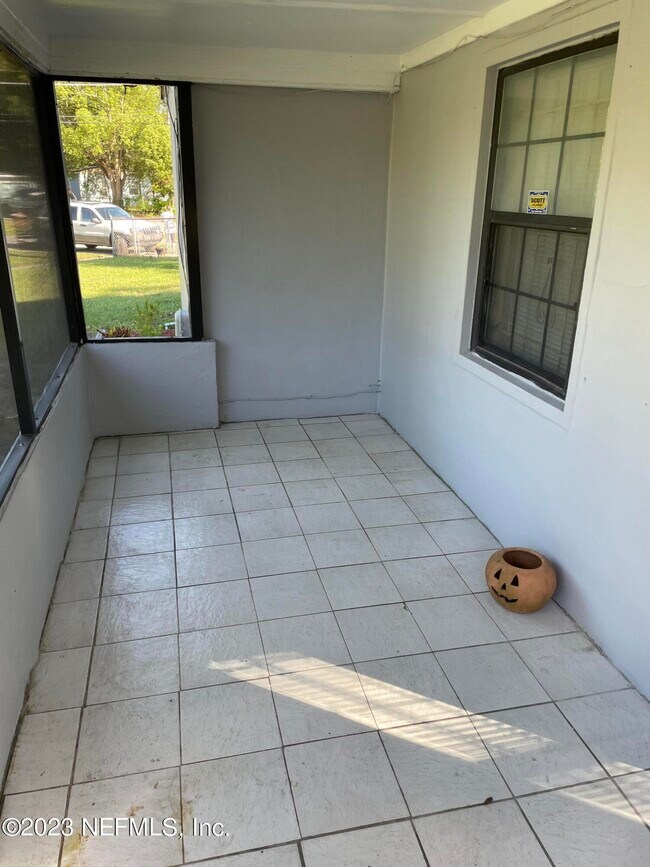 Building Photo - 3804 Bunnell Dr