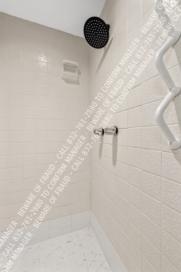 Building Photo - 12811 Pandora Dr