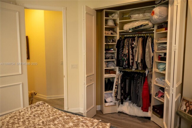 Building Photo - 9350 Via Classico W