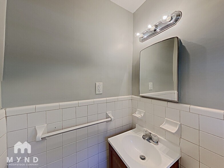 Building Photo - 3945 Camellia Trail