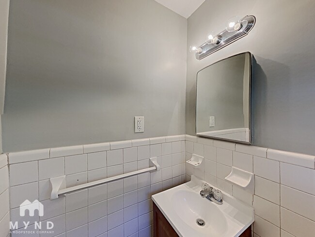 Building Photo - 3945 Camellia Trail