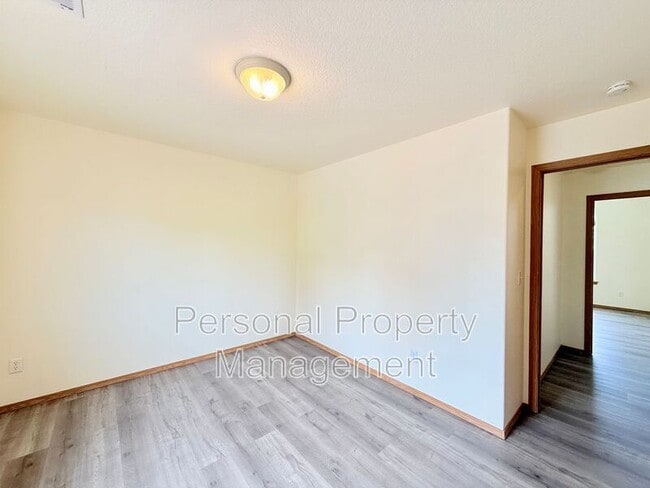 Building Photo - 5621 NE 64th Street